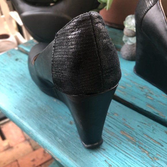 KENNETH COLE REACTION "TALL TAIL" WEDGE 5.5M NWOT - Picture 5 of 11